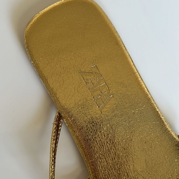 ZARA GOLD STRAPPY FLAT SANDALS - Picture 2 of 6